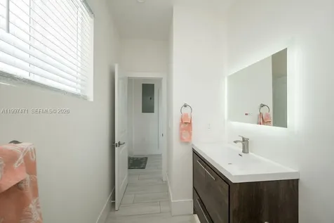 11284 3rd Avenue Ocean Marathon FL 33050