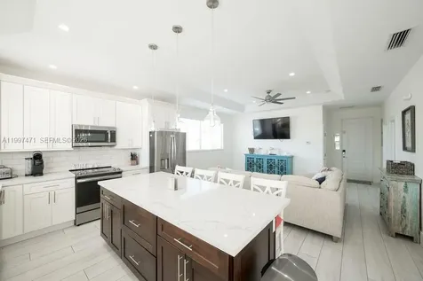 11284 3rd Avenue Ocean Marathon FL 33050