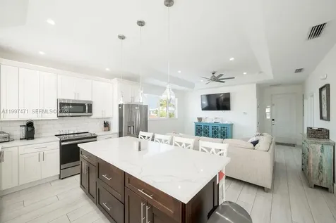11284 3rd Avenue Ocean Marathon FL 33050