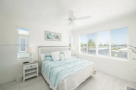 11284 3rd Avenue Ocean Marathon FL 33050