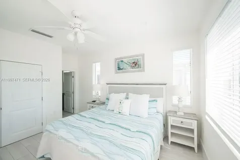 11284 3rd Avenue Ocean Marathon FL 33050