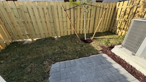 1077 SE 2nd Terrace Florida City FL 33034