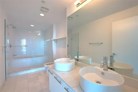 888 Biscayne Boulevard Miami FL 33132