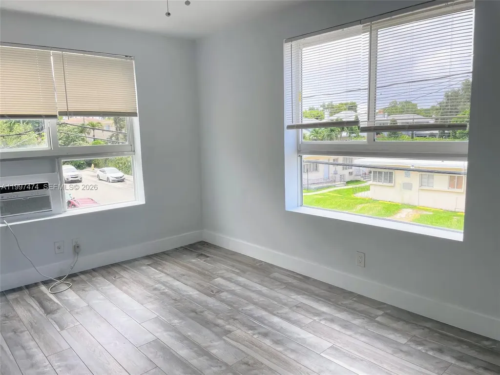 1036 SW 5th Street Miami FL 33130