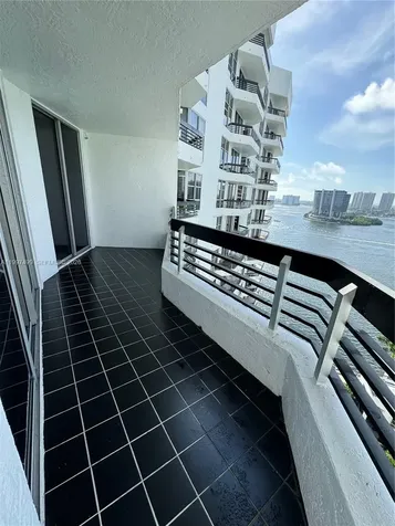 3600 Mystic Pointe Drive Aventura FL 33180