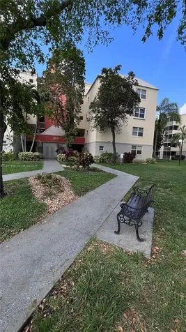 8215 Lake Drive Doral FL 33166