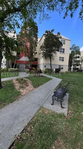 8215 Lake Drive Doral FL 33166
