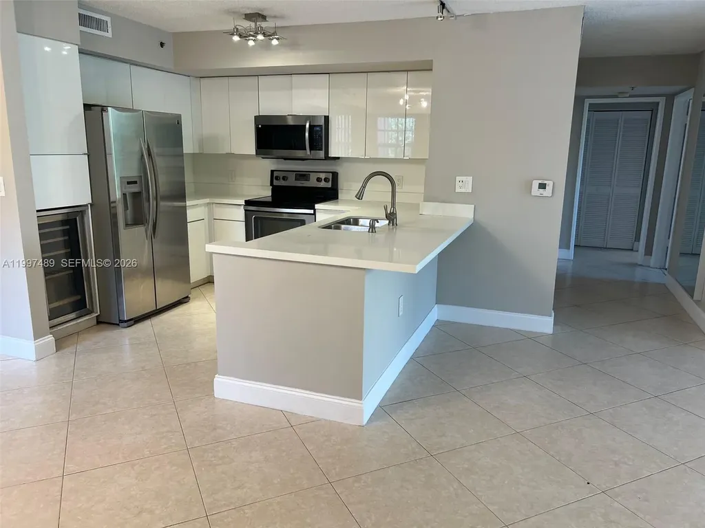 19701 E Country Club Drive Aventura FL 33180
