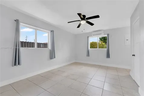 3827 SW 88th Court Miami FL 33165