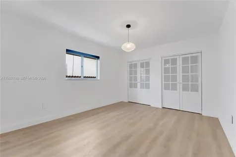 3827 SW 88th Court Miami FL 33165