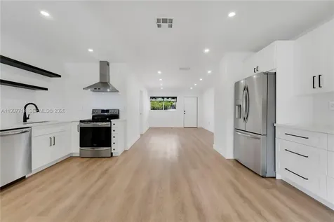 3827 SW 88th Court Miami FL 33165