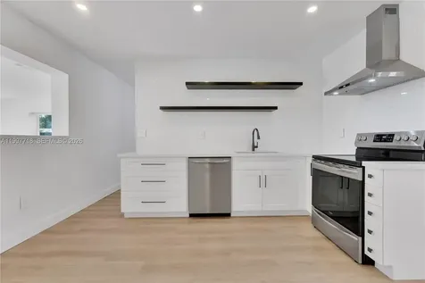 3827 SW 88th Court Miami FL 33165
