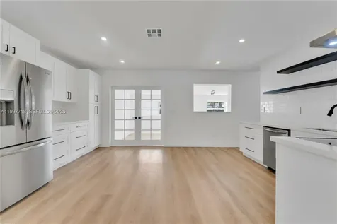 3827 SW 88th Court Miami FL 33165