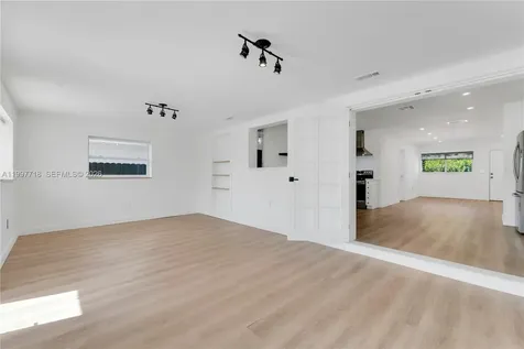 3827 SW 88th Court Miami FL 33165