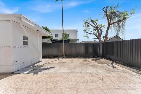 3827 SW 88th Court Miami FL 33165