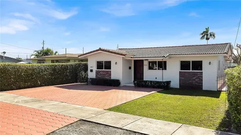 3827 SW 88th Court Miami FL 33165