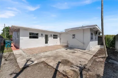 3827 SW 88th Court Miami FL 33165