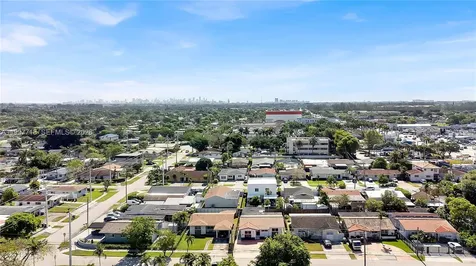 3827 SW 88th Court Miami FL 33165