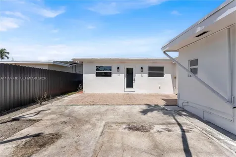 3827 SW 88th Court Miami FL 33165