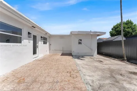 3827 SW 88th Court Miami FL 33165