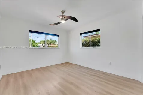 3827 SW 88th Court Miami FL 33165