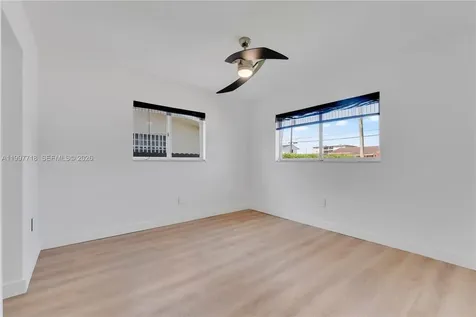 3827 SW 88th Court Miami FL 33165