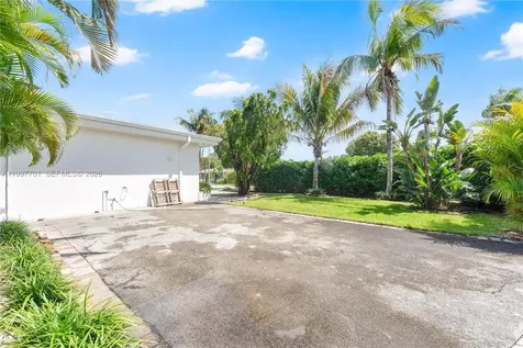 1089 NE 110th Street Miami FL 33161