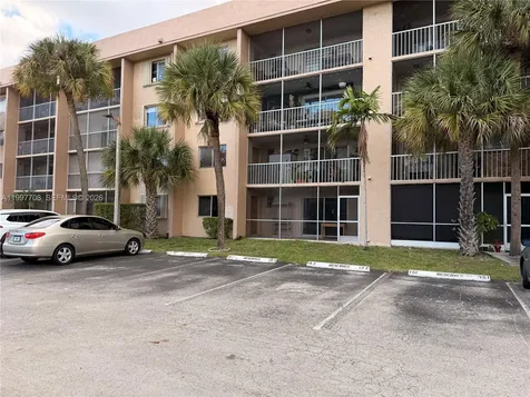 17000 NW 67th Avenue Hialeah FL 33015