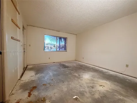 17000 NW 67th Avenue Hialeah FL 33015