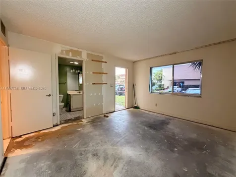 17000 NW 67th Avenue Hialeah FL 33015