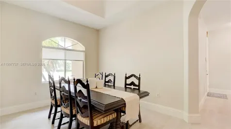 16252 SW 42nd Terrace Miami FL 33185
