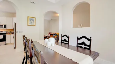 16252 SW 42nd Terrace Miami FL 33185