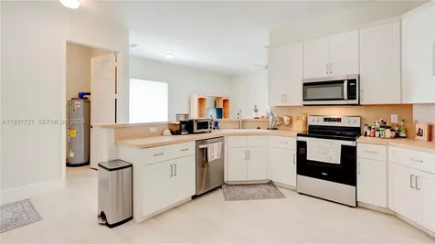 16252 SW 42nd Terrace Miami FL 33185
