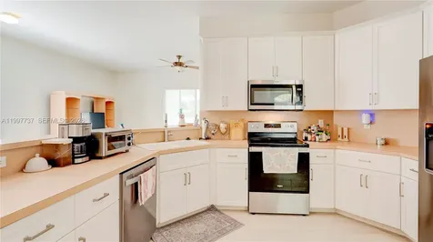 16252 SW 42nd Terrace Miami FL 33185