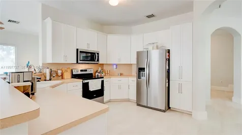 16252 SW 42nd Terrace Miami FL 33185