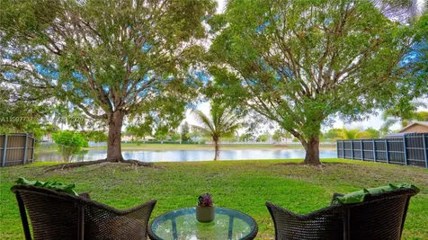 16252 SW 42nd Terrace Miami FL 33185