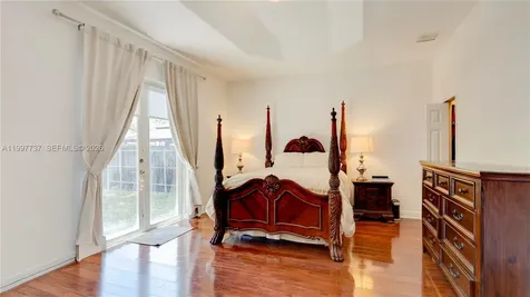 16252 SW 42nd Terrace Miami FL 33185