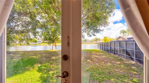 16252 SW 42nd Terrace Miami FL 33185