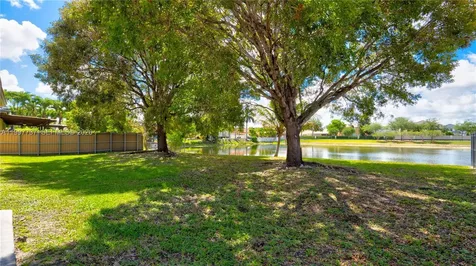 16252 SW 42nd Terrace Miami FL 33185