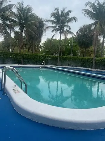 2175 NE 170th Street North Miami Beach FL 33162