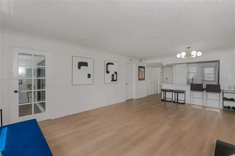 2500 SW 81st Avenue Davie FL 33324