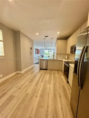 2469 Cordoba Bend Weston FL 33327