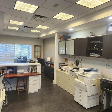 2441 NW 93 Doral FL 33172