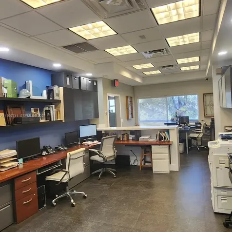 2441 NW 93 Doral FL 33172