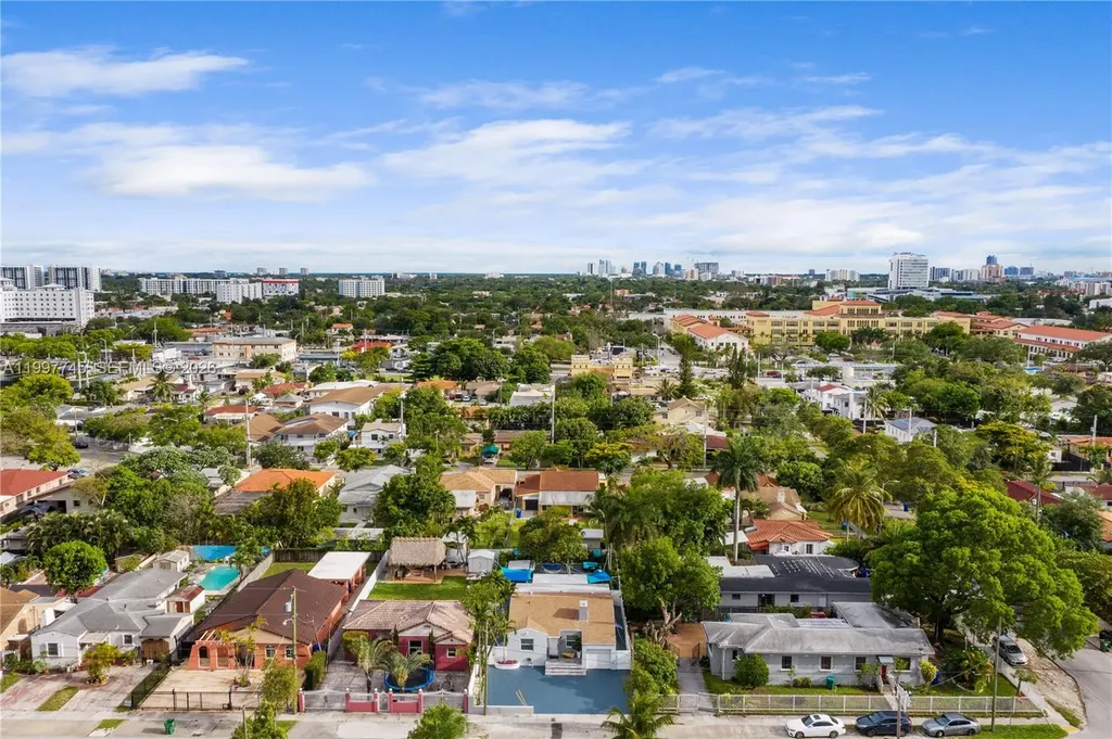 2376 NW 2nd Street Miami FL 33125
