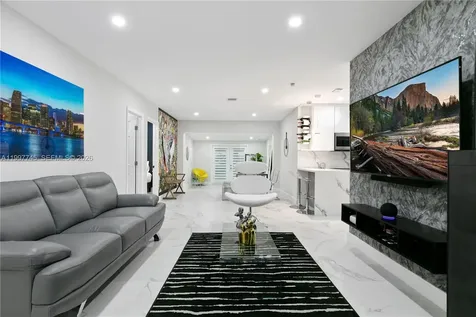 2376 NW 2nd Street Miami FL 33125