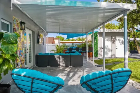2376 NW 2nd Street Miami FL 33125