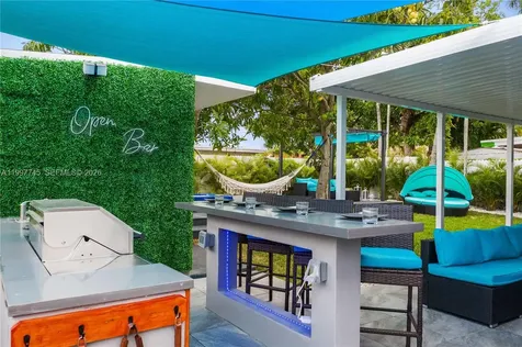 2376 NW 2nd Street Miami FL 33125