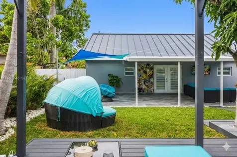 2376 NW 2nd Street Miami FL 33125