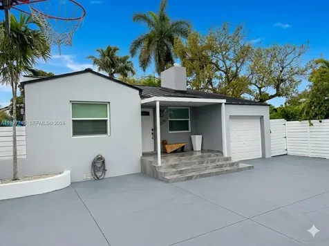 2376 NW 2nd Street Miami FL 33125